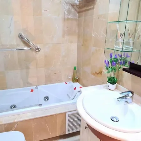 Luxury Penthouse With Ocean Views &private Jacuzzi *