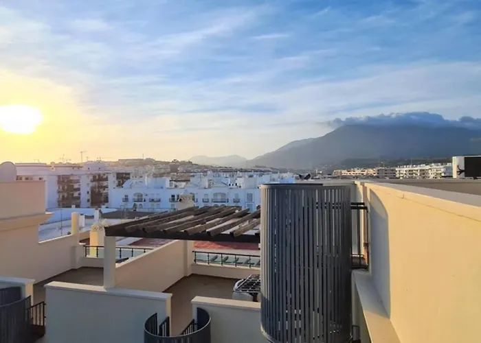 Luxury Penthouse With Ocean Views &private Jacuzzi Apartment Estepona